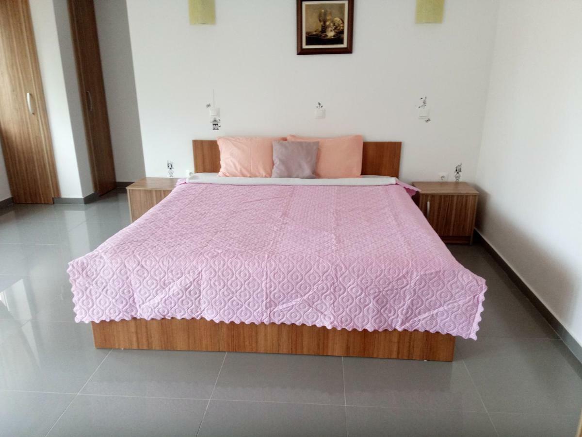 Yard House Trpejca Hotel Охрид Екстериор снимка
