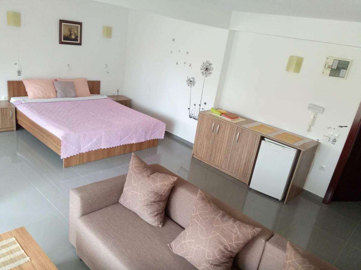 Yard House Trpejca Hotel Охрид Екстериор снимка