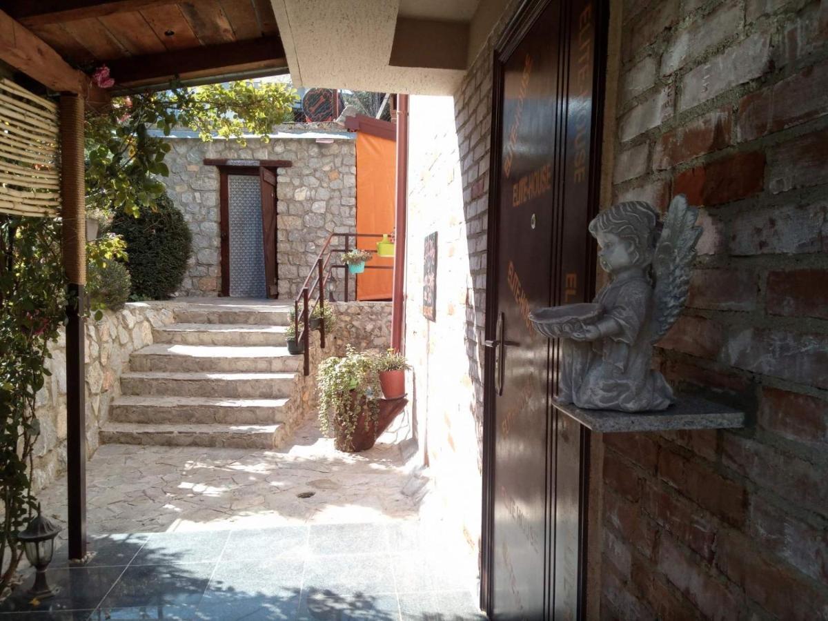 Yard House Trpejca Hotel Охрид Екстериор снимка